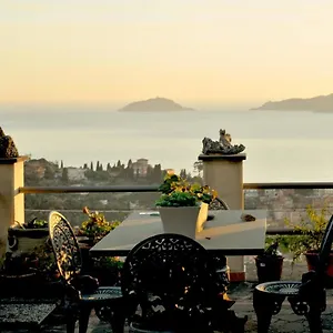 Bed & Breakfast Il Golfo Artisti E Poeti Thea ***